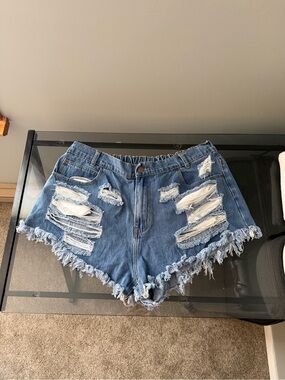 SHEIN Light Blue Distressed Denim Frayed Hem Shorts